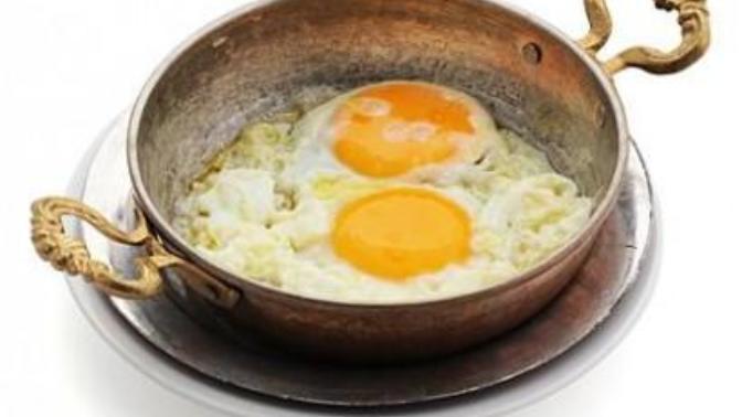 Sahanda yumurtanın tadını, teflon tava verebilirmi?