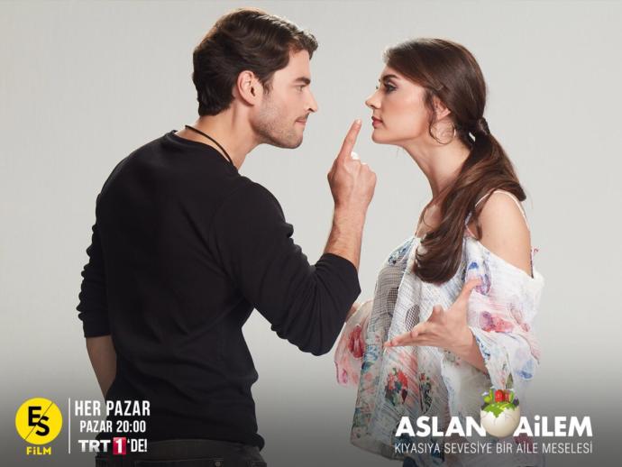 Yakışıklılığıyla dikkatleri üzerine çeken, ekranın taze yüzlerinden, oyuncu Akın Akınözü hangi fotoğrafta daha çekici?