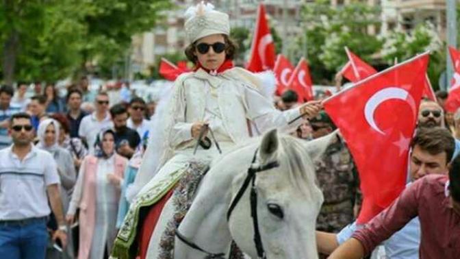 Oğlunuza sünnet düğünü yaptıracak mısınız?