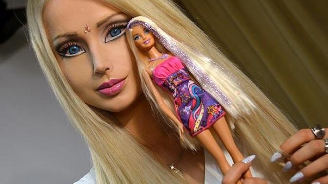 Barbie bebeğe benzemek için servet harcayıp bir halta benzemeyen tipler için ne düşünüyorsunuz?