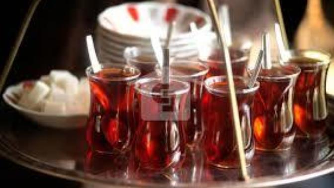 Güzel ve kaliteli bir çay içmek için elektrikli makine mi yoksa ocakta demleme çay mı tercih edersiniz?
