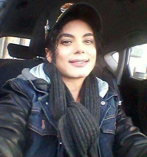 MİCHAEL JACKSON YAŞIYOR MUU?