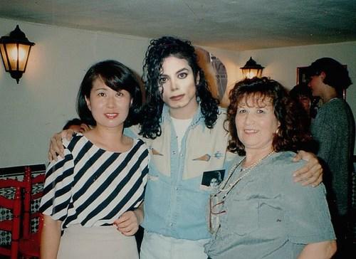 MİCHAEL JACKSON YAŞIYOR MUU?
