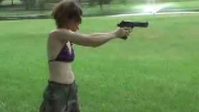 50 Calibre Magnum Desert Eagle ı sektirmeden ateşleyebilirmisiniz?