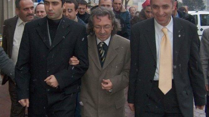 Osman Sınav sizce başarılı bir yapımcı değil mi?