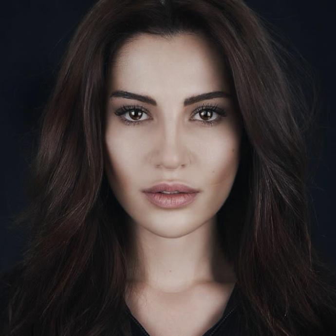 Hangi kadın daha hoş sizce 👧 ?