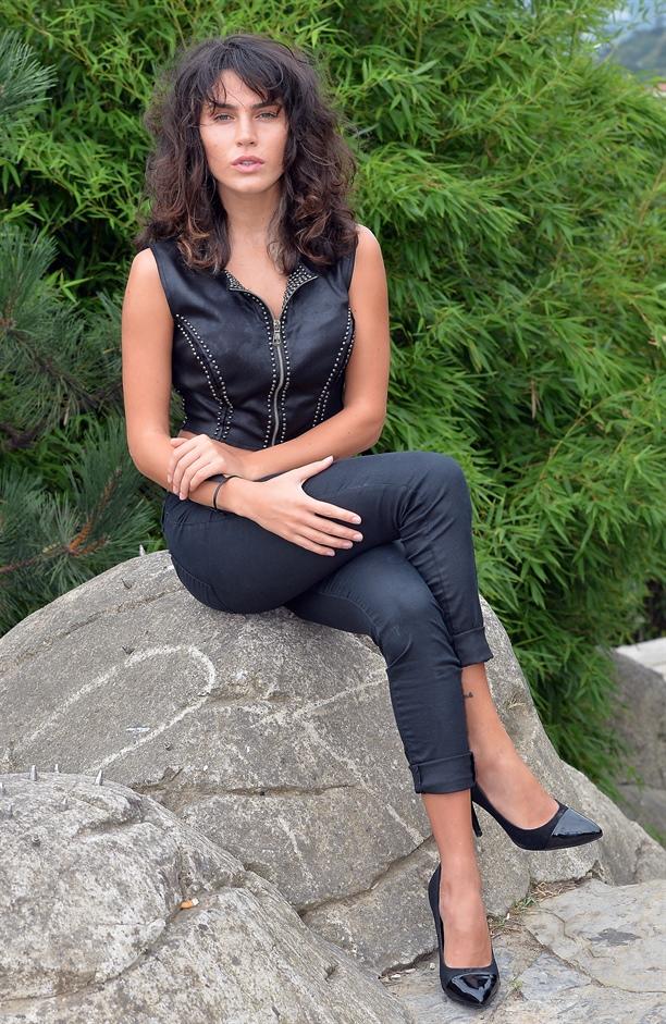 Serenay Aktaş : ''Bakışlarım çok Seksi''..Sizin de bakışlarınız seksi mi ? Seksi bakabiliyor musunuz ?