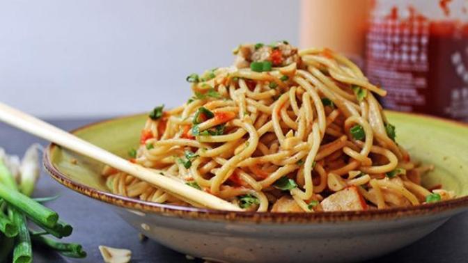 Uzak doğu mutfağına ait Noodle seviyor musunuz?