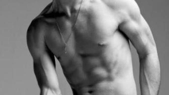 Yakışıklı oyuncu Burak Deniz hangi fotoğrafta daha seksi ve maskülen?