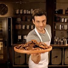 Çayına petibör bisküvi batıran erkek mi, biscolata erkeği mi?