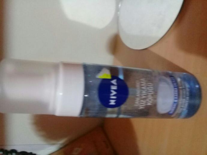Nivea yüz yıkama köpüğünü kullanan var mı??