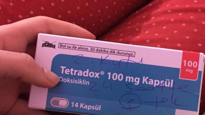 Bu ilaç dizlerde titreme yapıyor mu sizde de kullanan var mı?