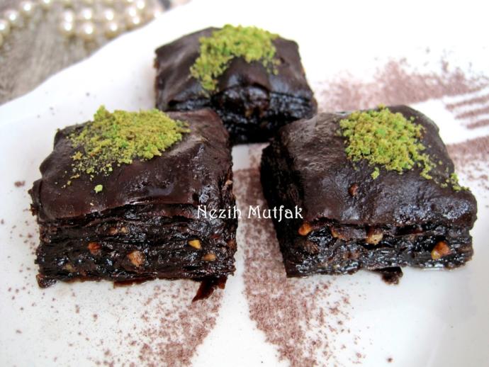 Tarafını seç! Baklava mı künefe mi?