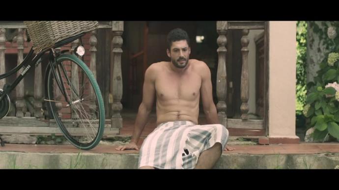 Türk aktör Pamir Pekin mi yoksa Fransız müzisyen Kendji Girac mı daha seksi?