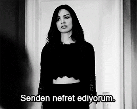 “Fakat aşık olmak sevmek değildir. İnsan nefret ederken de aşık olur.”Peki siz nefret ederek aşık oldunuz mu?
