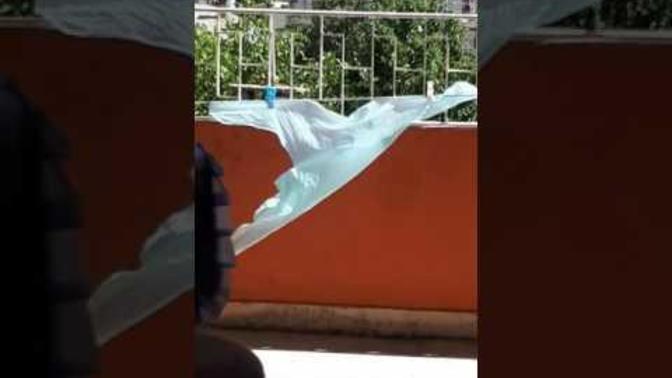 Bu vidiodakinin ne olduğunu çoğunuz bilemezsiniz 90"ları bilenler eskiyi bilenler bilir ancak bilen var mı?