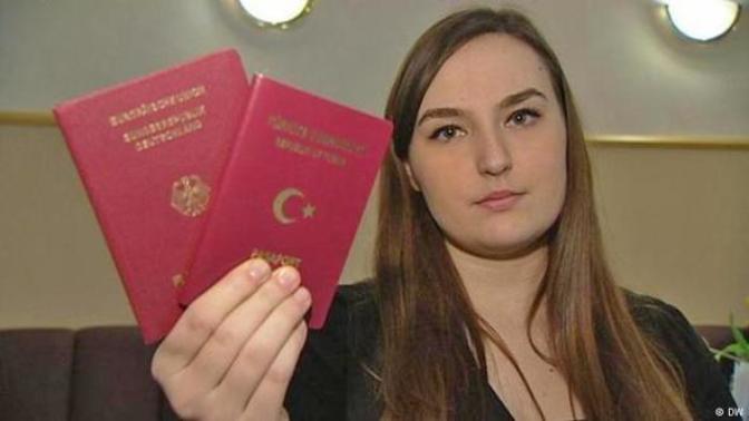 Yaşadığınız ülke çifte vatandaşlığı kaldırsa , 2 vatandaşlıktan birini seçmen gerekse Türk vatandaşlığını tercih eder miydiniz?