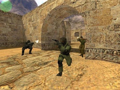 Counter strike oynayanlar kimler.Kız olupta oynayan da var mı :D ?
