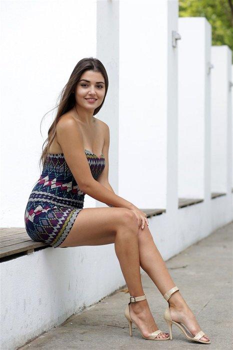 Hangi ünlü daha tarz ve fiziğine uygun giyiniyor sizce, moda ikonları söz sizde :) ?