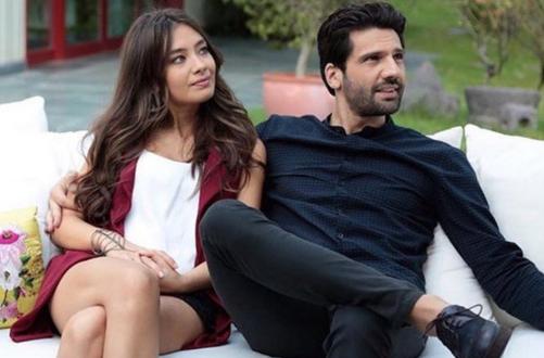 Aktör Kaan Urgancıoğlu'nun Kara Sevda dizisinde canlandırdığı Emir karakteri sizce de çok karizmatik ve çekici miydi?