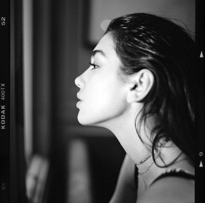 Dua Lipa’nın neresi güzel?
