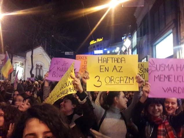 Feminist yürüyüşteki bu pankart nasıl?