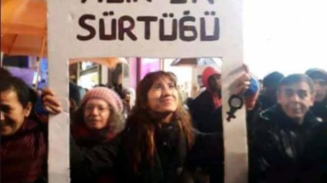 Feminizm pişmanlıktır. Kadınlar gününde yaptıkları şeye bak. Zeka seviyelerini aşağılayınca saldırıyorlar ama haksız mıyız?