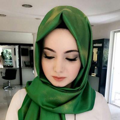 Beğendiğiniz kapalı bir kız var mı foto atabilir misiniz? giyinis tarzı yüz güzelliği vs?