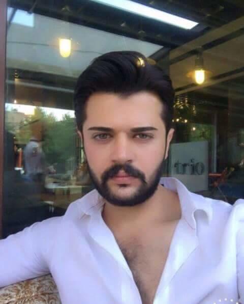 Ekin Mert Daymaz sizce nasıl yakışıklı mı?