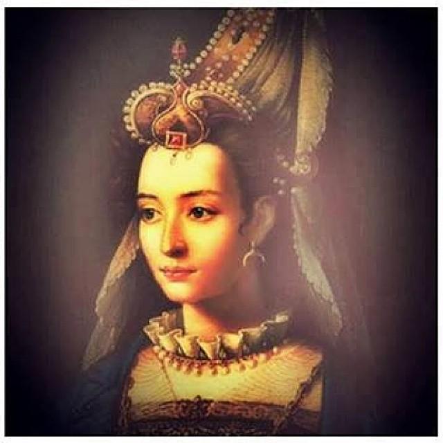 Hürrem mi daha güzel Mahidevran mı?