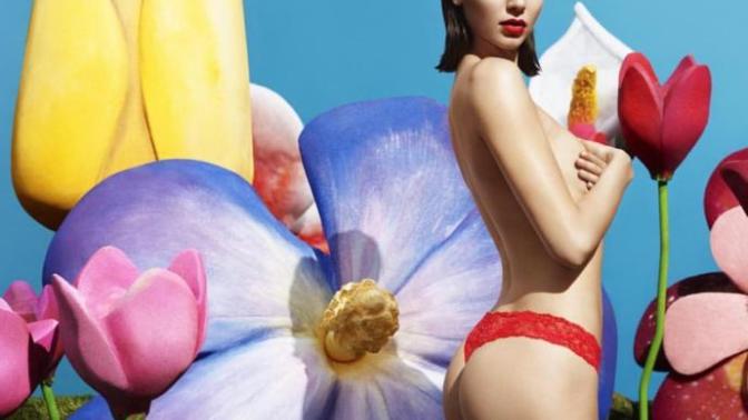Sizcede Kendall Jenner ın fiziği harika değil mi?
