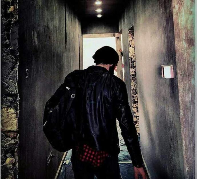 Çıkıp gidesim var uzaklara bazen , insan neden yalnız kalmak ister??