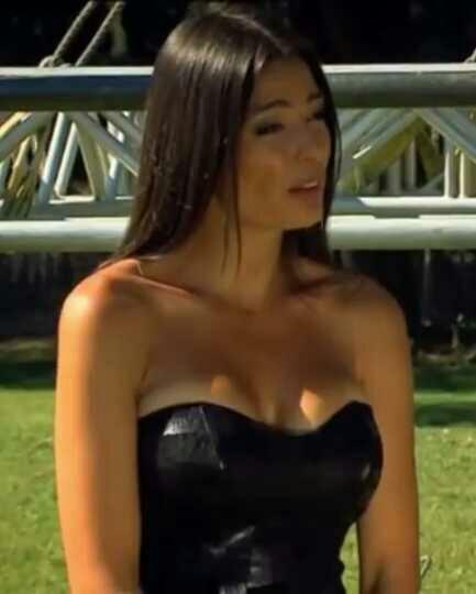 Sizce Asuman Krause güzel değil mi??