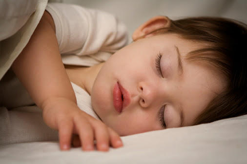 Ebeveyn olsanız gece masum masum uyuyan bebeğinizi saatlerce izlemek ister miydiniz?