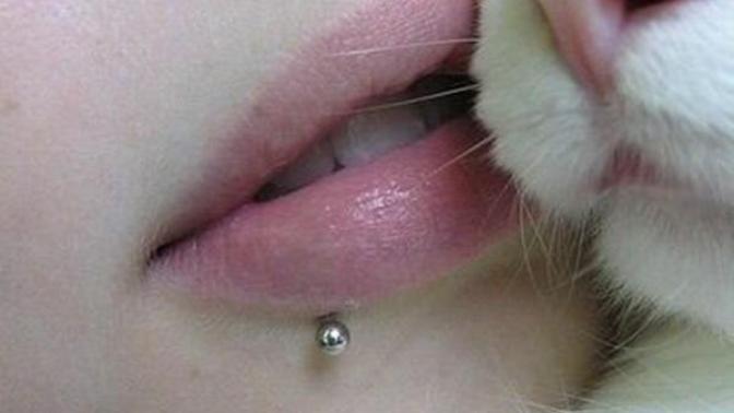 Dudak altı piercing’i nasıl buluyorsunuz?