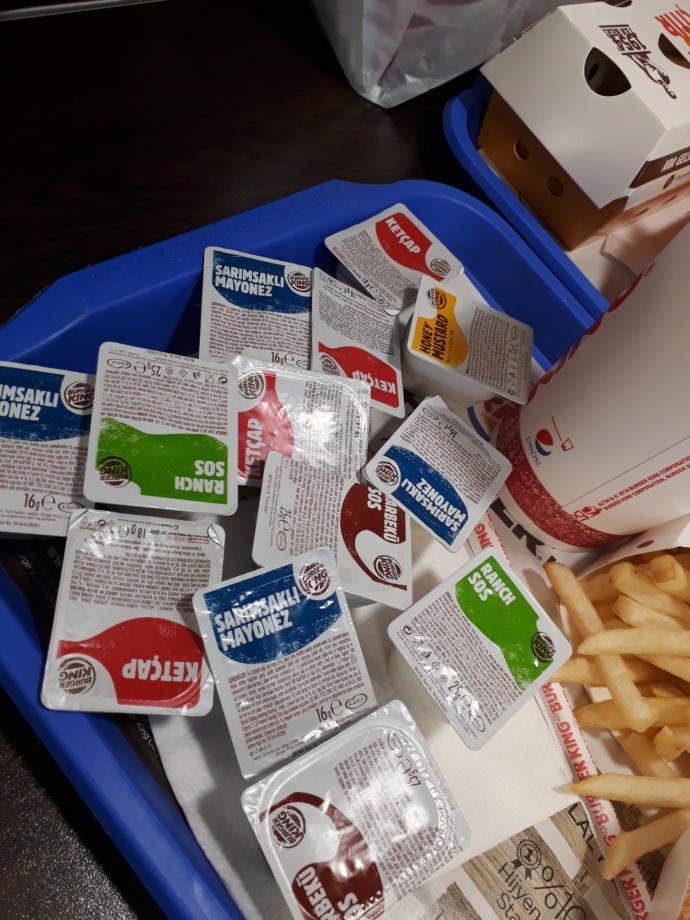 Burger king ... en favori sosunuzu soyleyin bakem 😀😀😀?(benim ki detayda gizli )?
