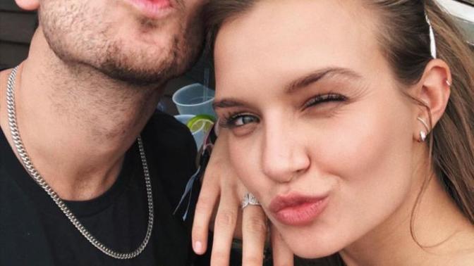 Josephine Skriver güzel manken mi?