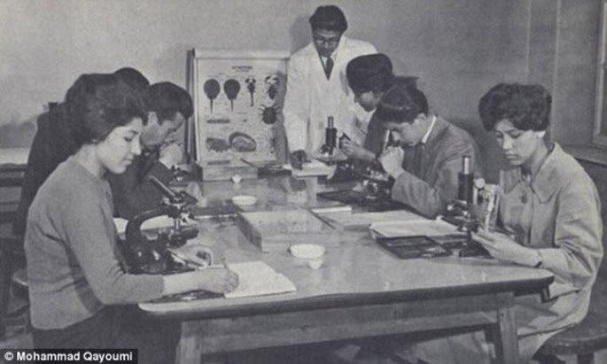 İran ve Afganistan devrimi öncesinde hayat ne kadar farklıymıştı değil mi?