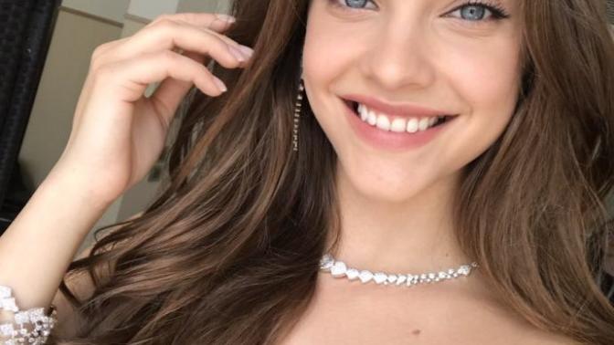 Kızlar, Barbara Palvin kadar güzel olduğunu düşünen var mı?