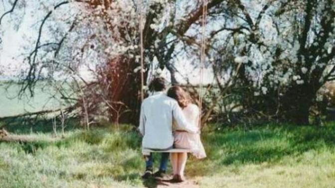 Eşiniz sizi kızdıracak küçük bir kusur yaptı 💍. Nasıl özür diletirsiniz ?