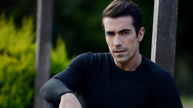 Bence sitede sadece yakışıklı erkekler olmalı! Neden bu sitede İbrahim Çelikkol gibi erkekler takılmıyor?
