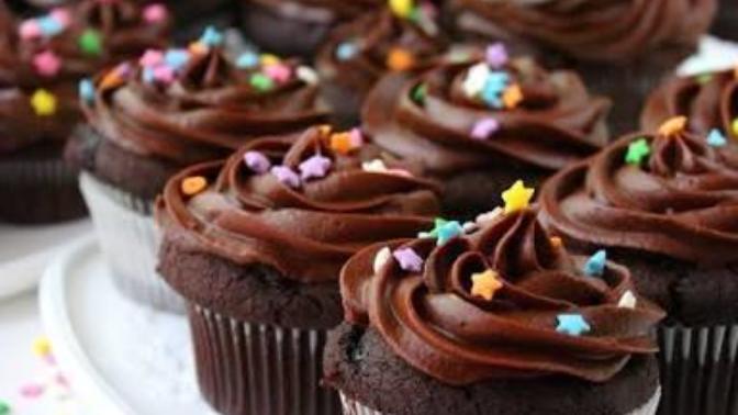 Günaydın 😘 Bugün Çikolatalı Cup Cake Yapmak İstiyorum Ama Nutellada Koymak İstiyorum Önerileriniz Varmı?