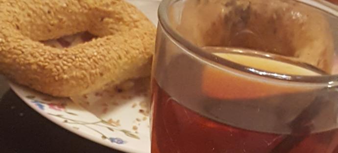 Akşam yemekten sonra.. Çay mı / Kahve mi?