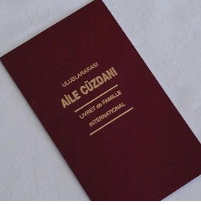 Büyük hayranınızım, şuraya bir imzanızı alabilir miyim desem ne yapardınız?