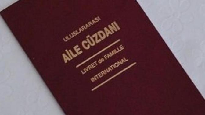 Büyük hayranınızım, şuraya bir imzanızı alabilir miyim desem ne yapardınız?