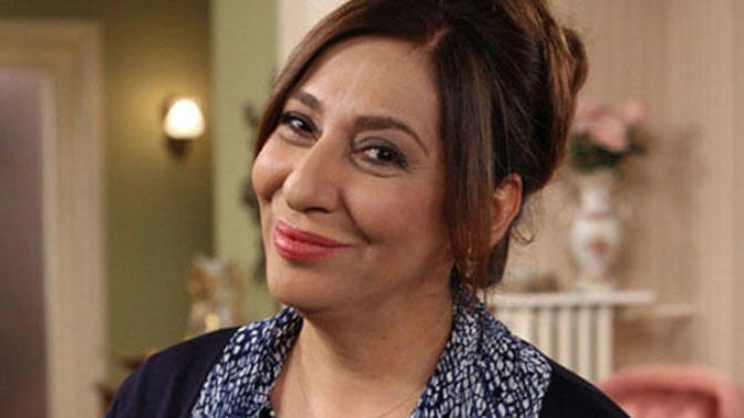 Melek Baykal: Küçük erkekle evlenen kadınları ayıplıyorum! Kadınların kendinden küçük erkeklerle evlenmesini nasıl karşılıyorsun?