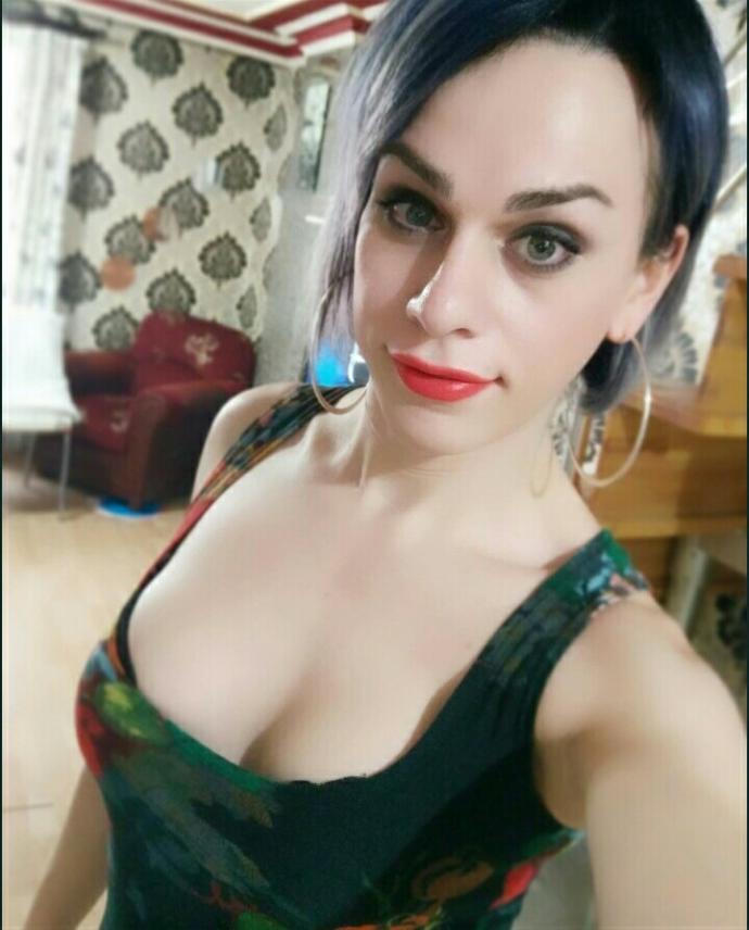 Toplumda 3.cins diye anılan Travestiler toplum için gereklimidir? Kadın  ya da  erkek hiç bir travestiyi arzuladınızmı?