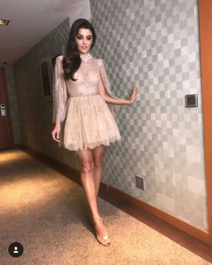 Hande Erçel mi, Dua Lipa mı daha güzel??
