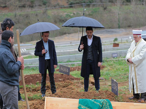 Karizmatik oyuncu Tolgahan Sayışman'ı eşcinsel rolünde izlemeyi çok isterim ama bunun için fazla sert sanki. Siz ne dersiniz?