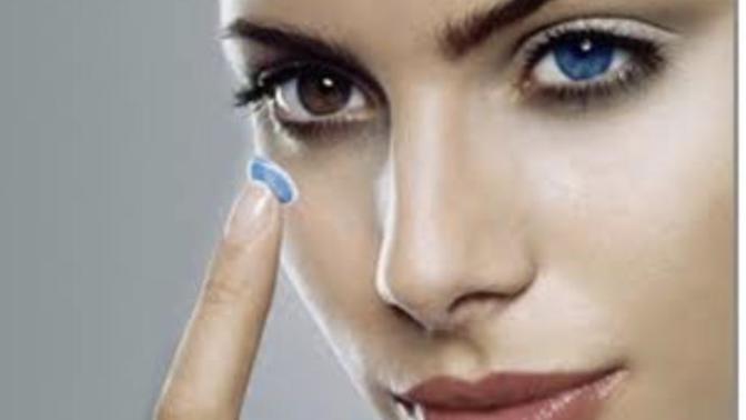 Renkli lens takan kızlara uyuz oluyor musunuz?